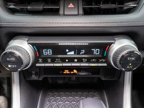 Used 2024 Toyota RAV4 XLE image 19