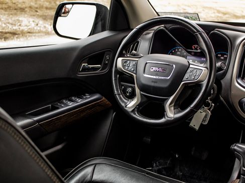 Used 2020 GMC Canyon Denali image 39