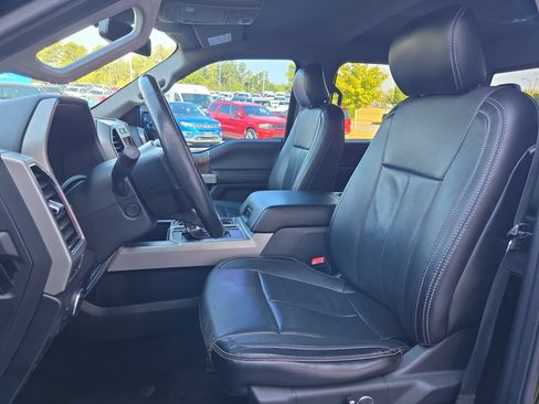 Used 2018 Ford F150 Lariat w/ Equipment Group 502A Luxury AWD/4WD image 24