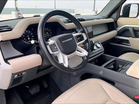 Used 2023 Land Rover Defender 110 SE image 7