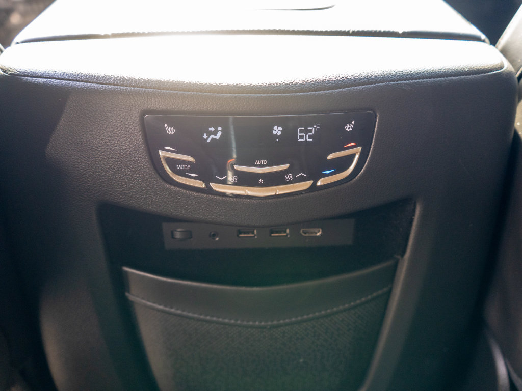 Used 2019 Cadillac Escalade Platinum AWD/4WD image 17