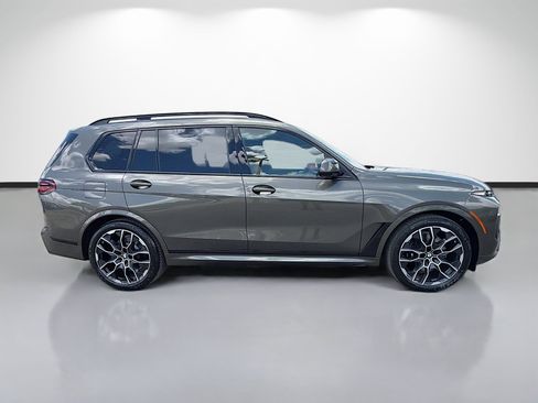 New 2027 BMW X7 xDrive40i w/ M Sport Package AWD/4WD image 2