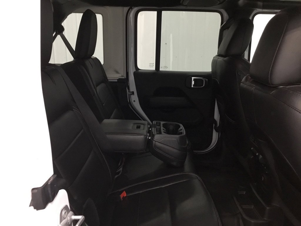 Used 2018 Jeep Wrangler Unlimited Sahara AWD/4WD image 41