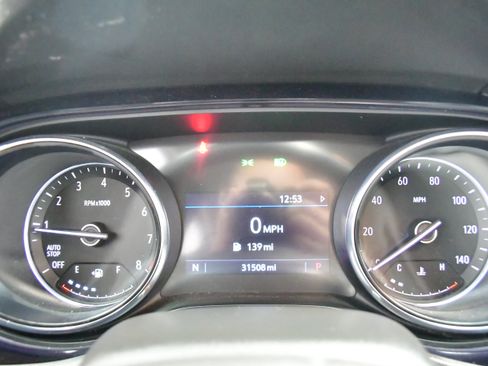 Used 2022 Buick Encore GX Select w/ Sport Touring Package FWD image 21