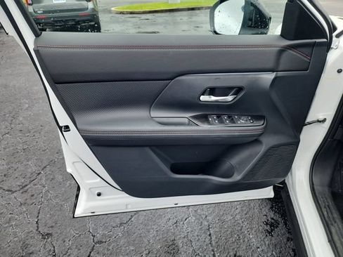 Used 2026 Nissan Kicks SR w/ SR Premium Package FWD image 9