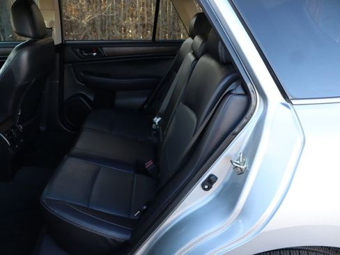 Used 2017 Subaru Outback 3.6R Limited image 20