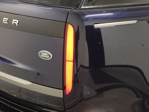 Used 2023 Land Rover Range Rover SE image 11