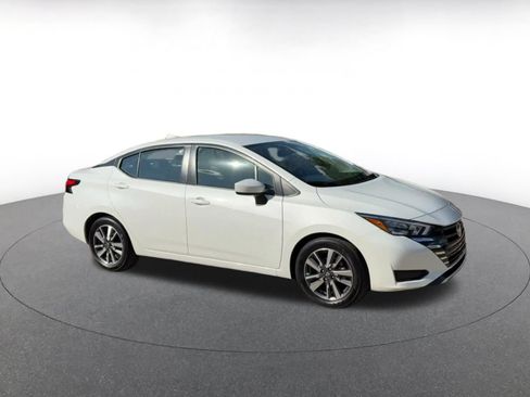 Used 2025 Nissan Versa SV FWD image 2