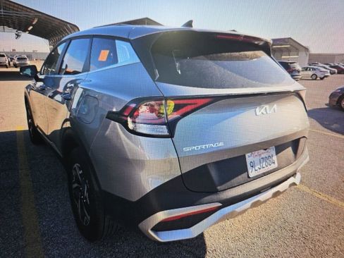 Used 2024 Kia Sportage LX image 4