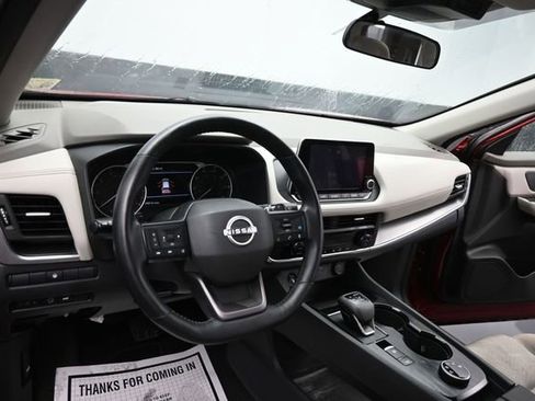 Used 2025 Nissan Rogue SV AWD/4WD image 14