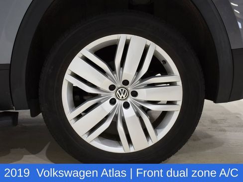 Used 2019 Volkswagen Atlas SE w/ Panoramic Sunroof Package image 6