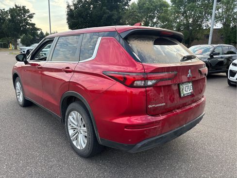 Used 2022 Mitsubishi Outlander ES AWD/4WD image 3