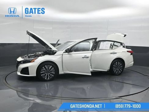 Used 2024 Nissan Altima 2.5 SV AWD/4WD image 52
