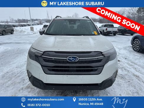 Used 2025 Subaru Forester Premium image 2
