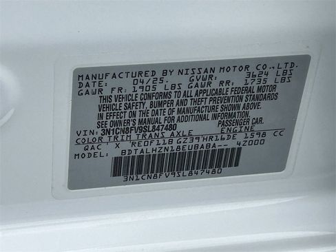 Used 2025 Nissan Versa SR w/ Trunk Package image 30