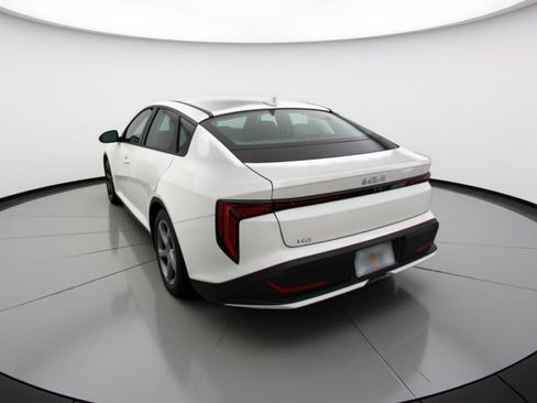 Used 2025 Kia K4 LXS image 6