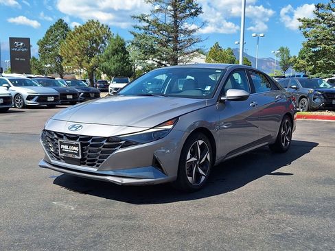 Used 2023 Hyundai Elantra Limited image 7