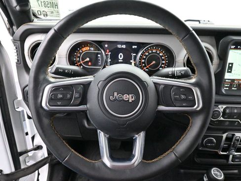 Used 2022 Jeep Gladiator Overland image 15