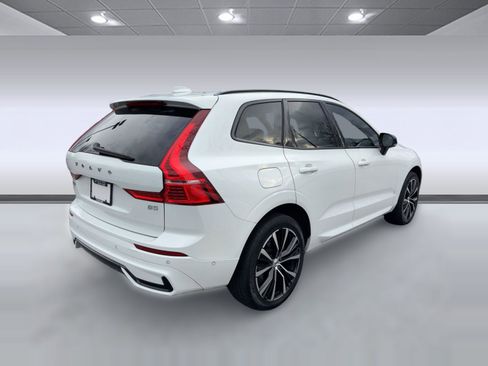 Used 2023 Volvo XC60 B5 Ultimate image 9