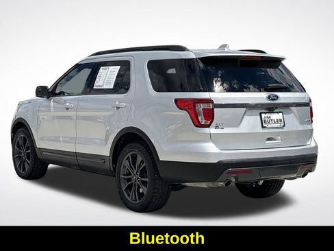 Used 2017 Ford Explorer XLT w/ Equipment Group 202A AWD/4WD image 4