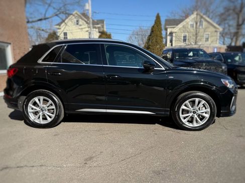 Used 2025 Audi Q3 2.0T Premium image 4