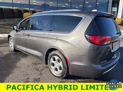 Used 2018 Chrysler Pacifica Limited w/ Advanced Safetytec Group