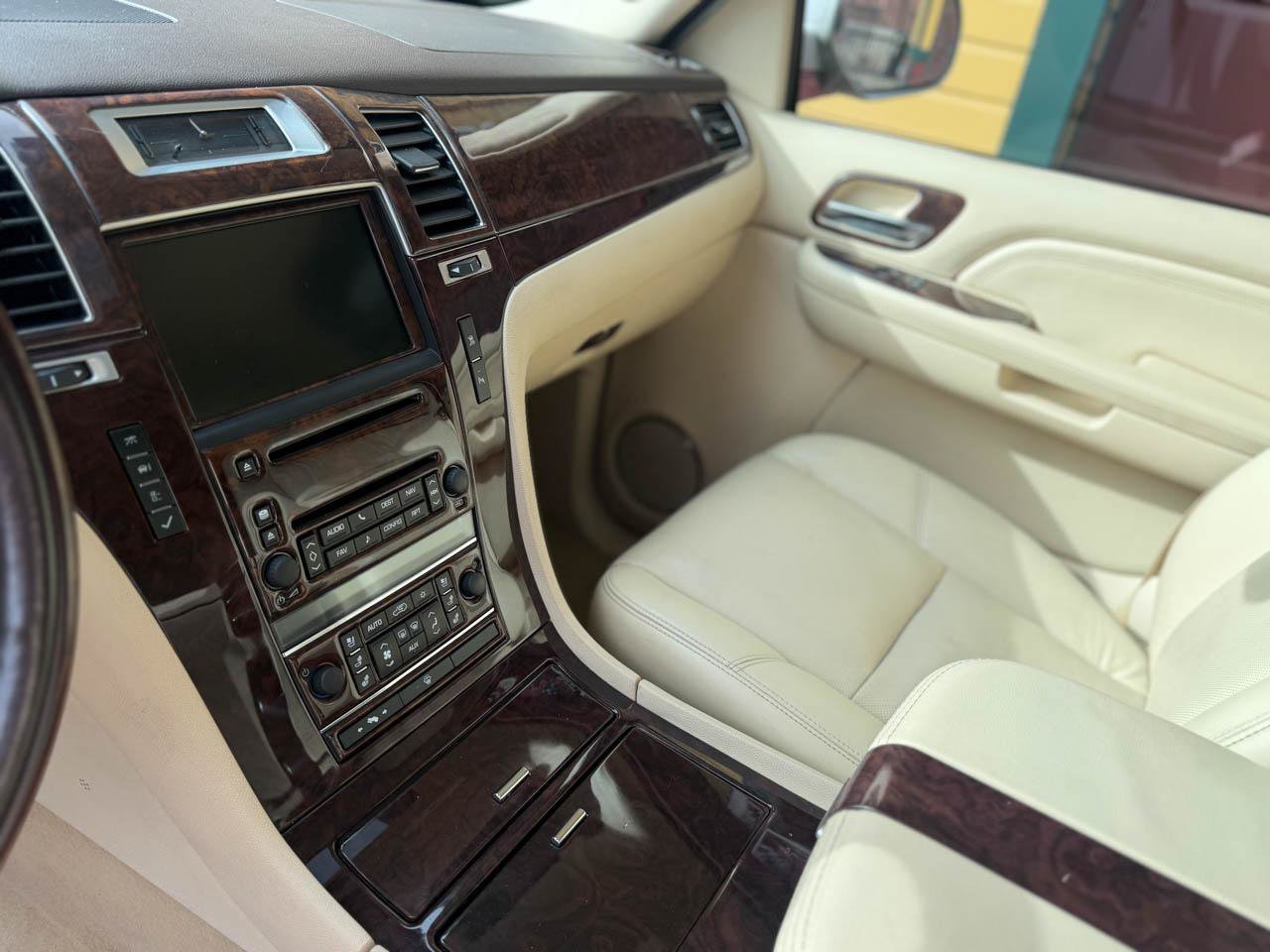 Used 2008 Cadillac Escalade 2WD image 16