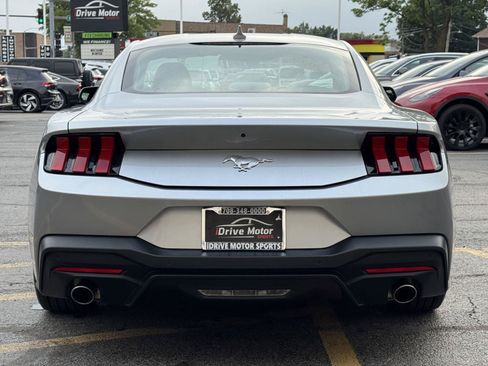 Used 2024 Ford Mustang Coupe RWD image 11