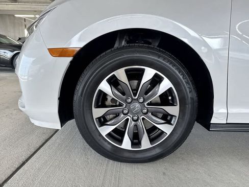Used 2024 Honda Odyssey EX-L image 10