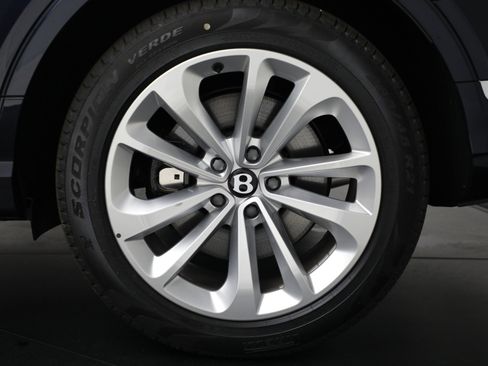New 2025 Bentley Bentayga image 15
