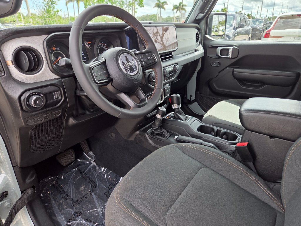 Used 2024 Jeep Wrangler Unlimited Sport AWD/4WD image 30