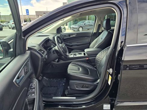 Used 2024 Ford Edge Titanium image 23