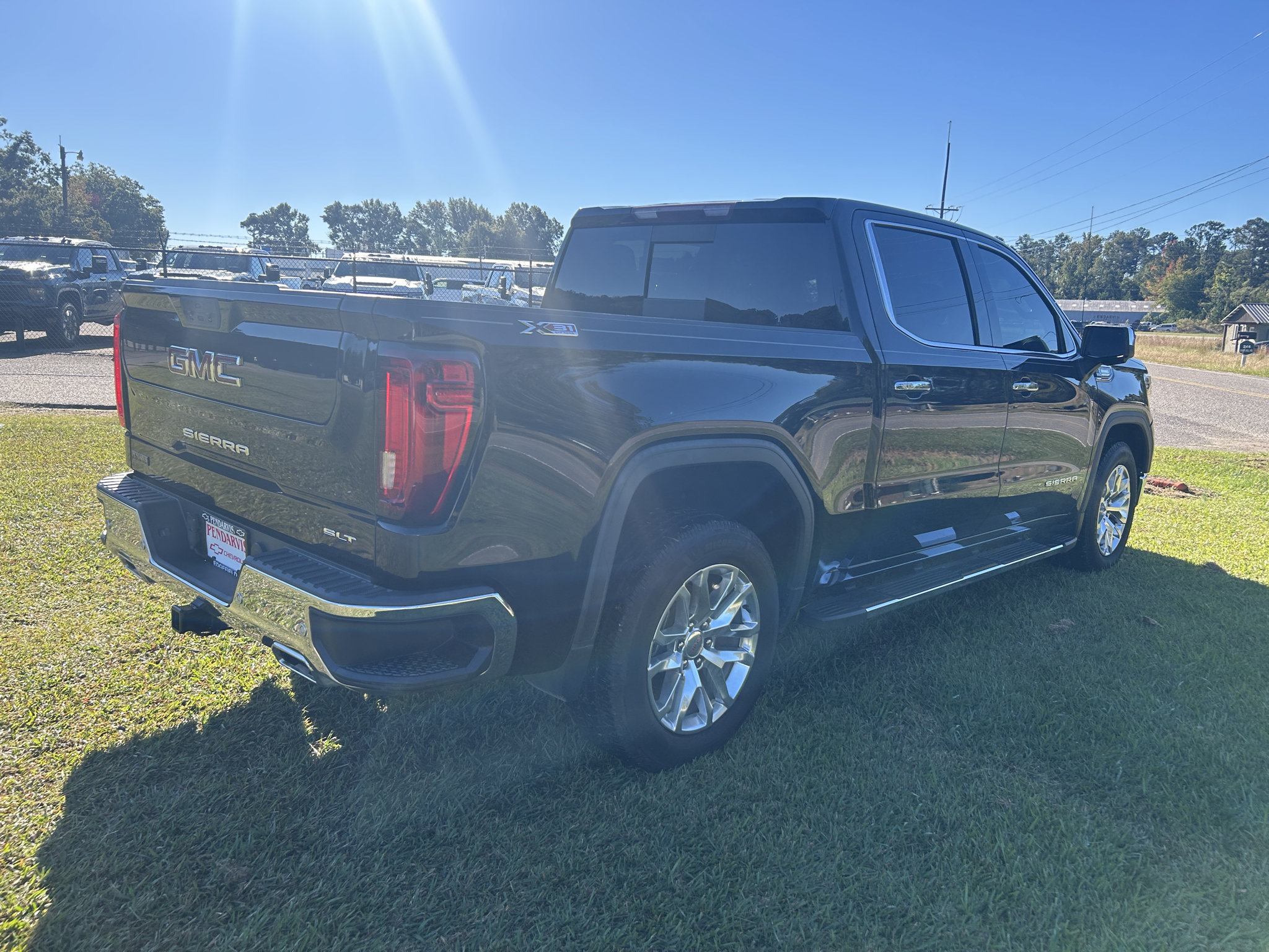 Used 2020 GMC Sierra 1500 SLT w/ SLT Premium Plus Package AWD/4WD image 10