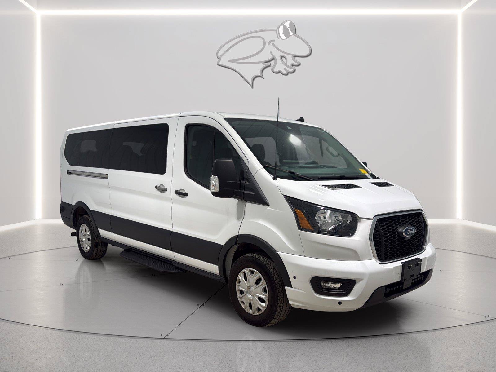 Used 2024 Ford Transit 350 XLT RWD image 7