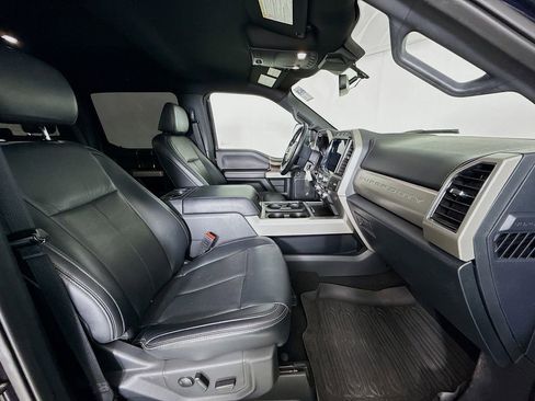 Used 2022 Ford F250 Lariat w/ Tremor Off-Road Package image 28