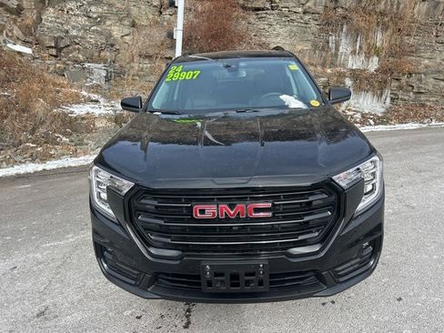 Used 2024 GMC Terrain SLT w/ Elevation Edition image 2
