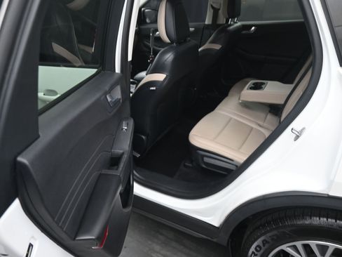 Used 2021 Ford Escape SEL AWD/4WD image 10