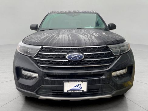 Used 2023 Ford Explorer XLT w/ Equipment Group 202A image 31