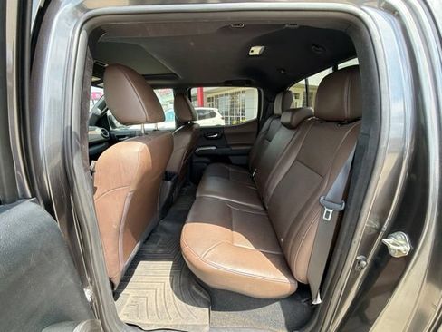 Used 2016 Toyota Tacoma Limited w/ Towing Package AWD/4WD image 12
