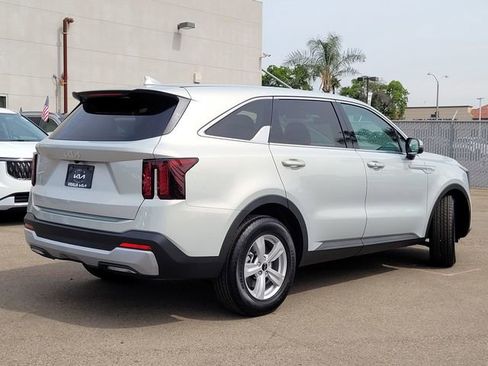 New 2026 Kia Sorento LX FWD image 5