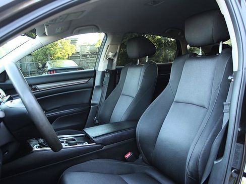 Used 2018 Honda Accord LX image 14