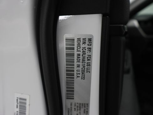 Used 2023 Jeep Grand Cherokee Altitude AWD/4WD image 65