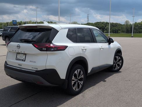 Used 2023 Nissan Rogue SV AWD/4WD image 8