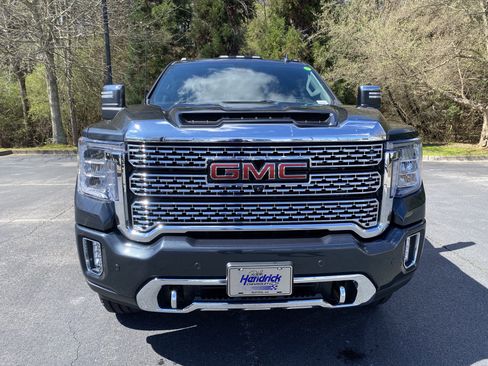 Used 2022 GMC Sierra 2500 Denali w/ Denali Ultimate Package image 3