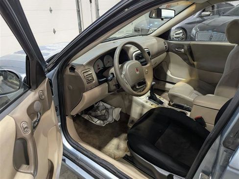 Used 2003 Saturn L-Series L200 image 9