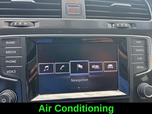 Used 2015 Volkswagen Golf 4-Door image 13