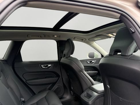 Certified 2023 Volvo XC60 B5 Plus w/ Climate Package AWD/4WD image 9