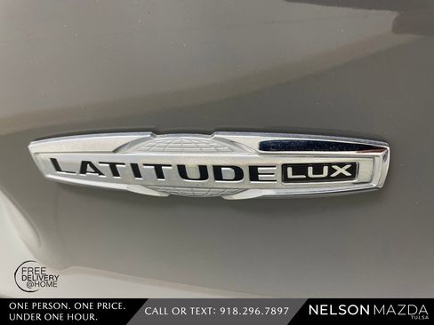 Used 2021 Jeep Cherokee Latitude Lux w/ Sun & Sound Group image 16