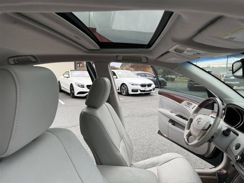 Used 2011 Toyota Avalon Limited FWD image 13