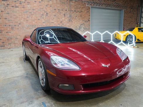 Used 2007 Chevrolet Corvette Coupe w/ Preferred Equipment Group RWD image 4